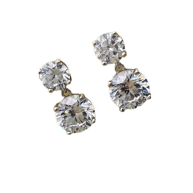 

Hui Zhiyi Jewelry 2023 Серьги-пусеты из стерлингового серебра S925 в форме капли воды с имитацией бриллиантов - европейский и американский стиль 925 Silver