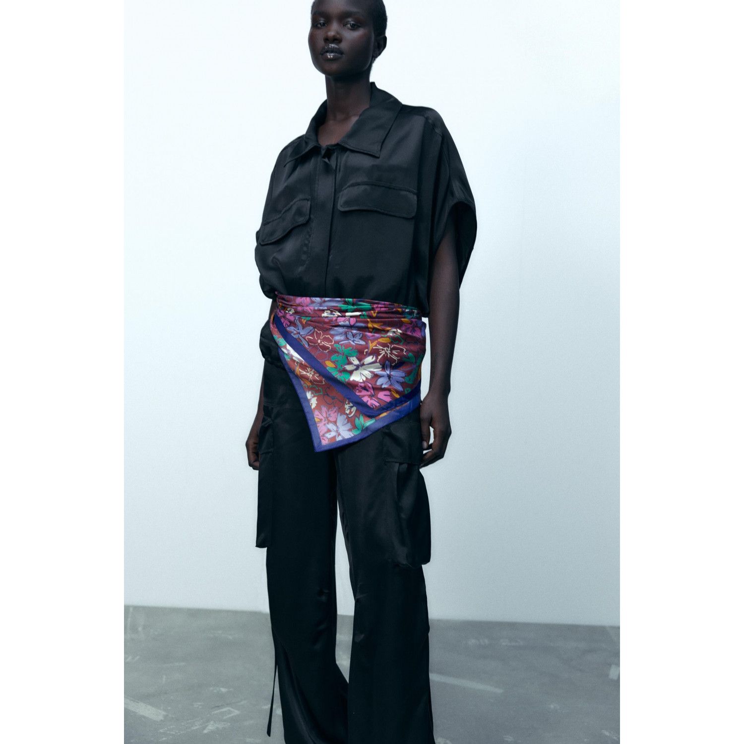 

PRINTED SATIN SCARF