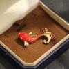 Neue chinesische Stil rote Öl-Tropfen Koi Brosche, exquisite diamantbesetzte Tierbrosche, der gleiche Mantel für Männer und Frauen, Goldfisch Kragenpin