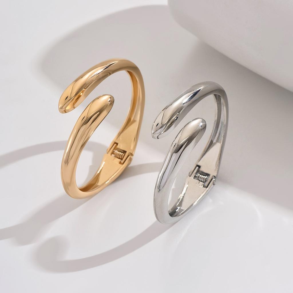 Small Niche Minimalist Punk Style Alloy Irregular Women's Bracelet Halloween Party Pool Carnival Fashion Matching Accessories