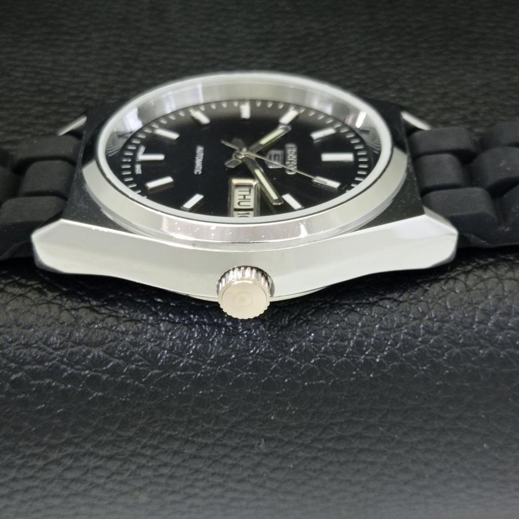 AUTOMATIC VINTAGE SEIKO 5 REFURBISHED JAPAN MENS BLACK DIAL WATCH a440644-9 Sk-a440644-1