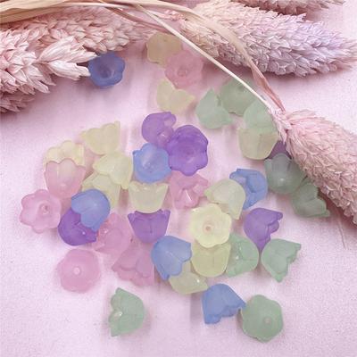 40 szt. Zawieszki 9*7mm Mały Kwiatek Akrylowe Koraliki Ręcznie Robiona Biżuteria Tworzenie Biżuterii Akcesoria Materiał