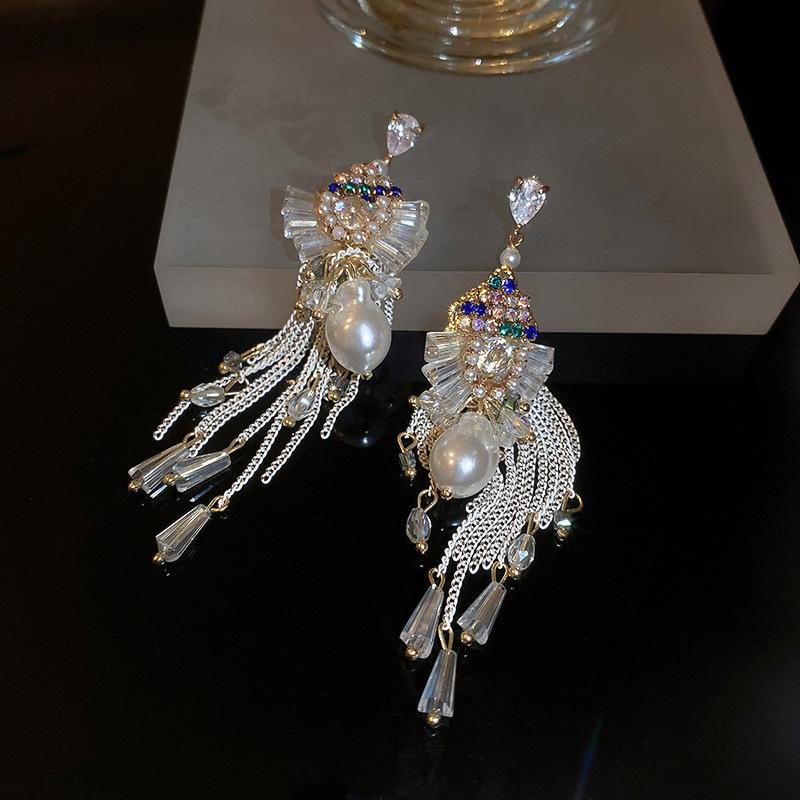 Women Shiny Rhinestone Pearl Geometric Earrings Light Luxury Elegant Temperament French Retro Palace Style Ear Jewelry For Women