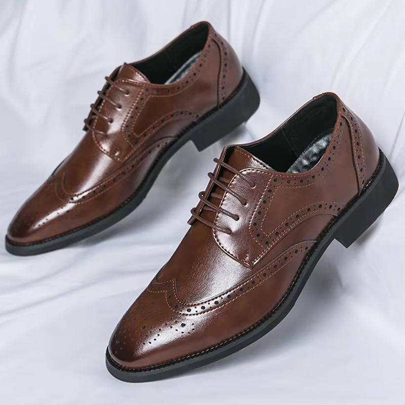 Luxury Designer Men's Black Bronw Patent Leather Brogues Casual Shoes Formal Wedding Dress Homecoming Footwear Zapatos Hombre
