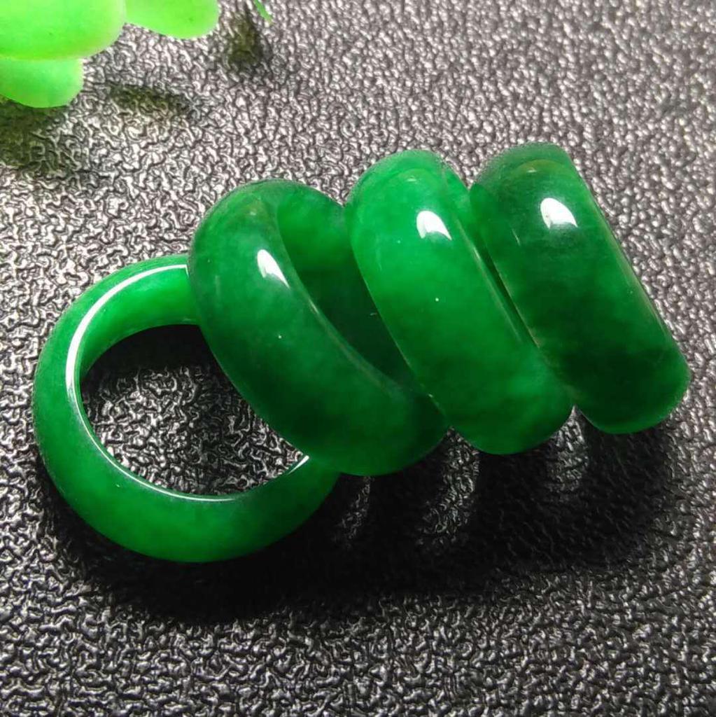 Imperial Green Jade Rings for Couples - Fashionable Men's and Women's Styles