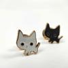 [F NODE] Black Cat and White Cat Pin Badges, Set of 2, Cat Pins, Approx. 2cm x 2.4cm, Cute, Loose-Looking Cats