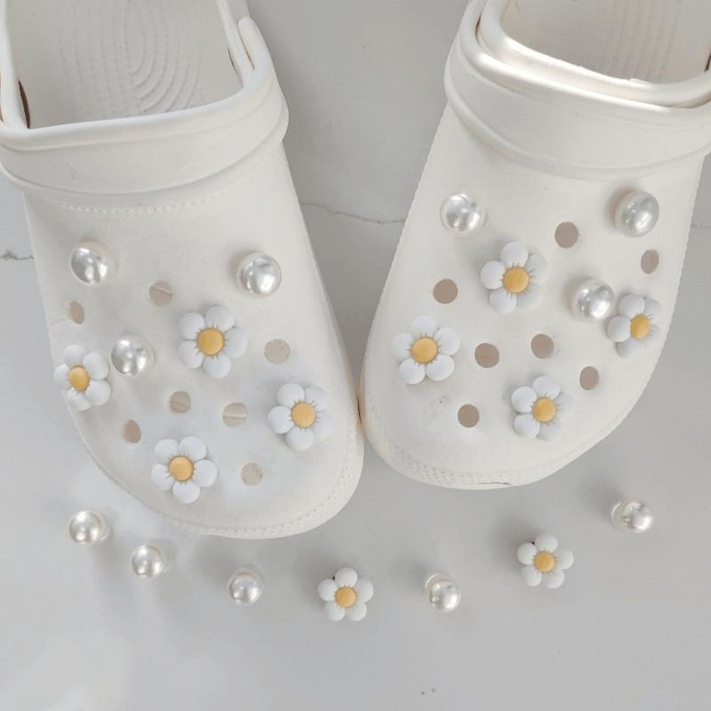 14pcs/set Hole Shoe Charm Suitable for Clogs Detachable Three-dimensional Flower Small White Flower Shoe Decoration 2024 New