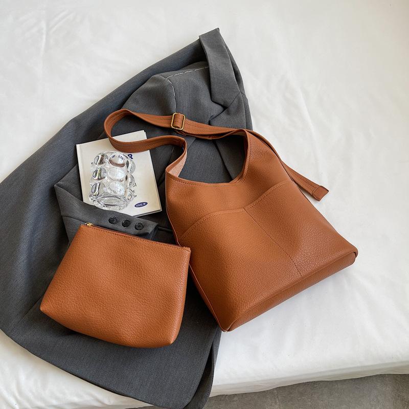 This year's new product is classic fashion niche style soft leather shoulder large-capacity bag women's bucket bag crossbody texture commuting