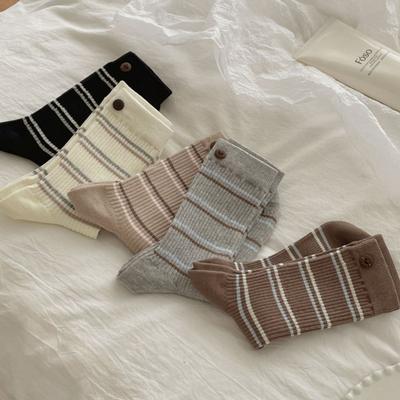 Chaussettes d'automne pour femmes à rayures, boutonnage, style preppy, sans couture, anti-défilement, mi-mollet, lot