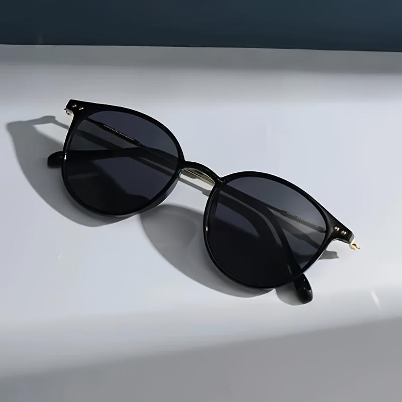 Unique Women's Round Frame Fashionable Glasses with PC Lenses Perfect for Women's Daily Wear