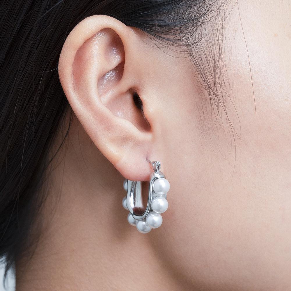 

Серьги из нержавеющей стали с жемчугом Niche Design Light Luxury 18 Gold Womens Trend Titanium Steel Earrings