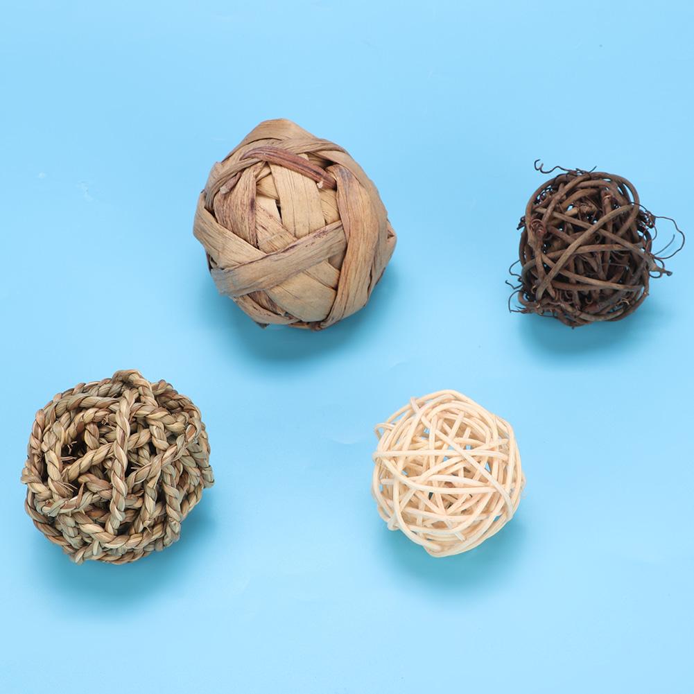 4PCS  Pack Bird Parrot Chew Toy Rabbit Bunny Teething Treats Small Animal Grass Ball Sepak Takraw ToysSepak Takraw
