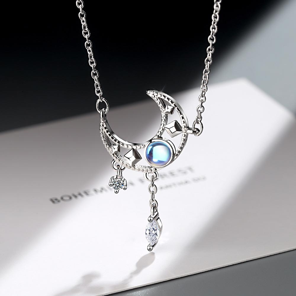Colorful Moon Necklace: Fresh, Sweet Design - Short Clavicle Chain, Korean-Style for Students.