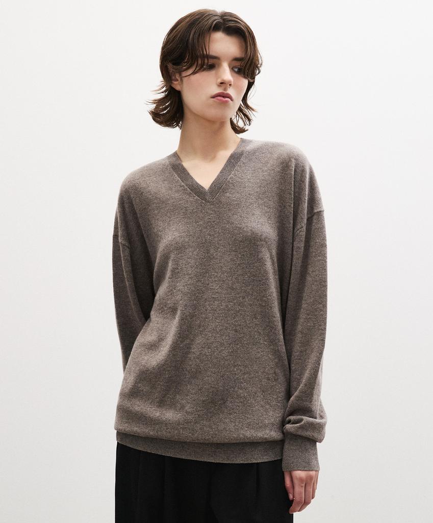 SUARE WOMEN Cashmere Wool Oversized V-Neck Knit - 4 Colors