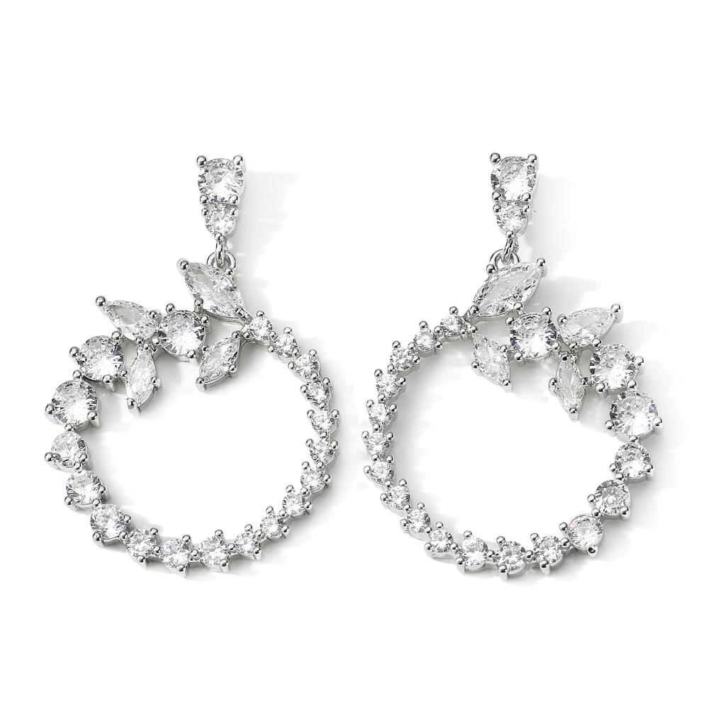 

Exquisite Geometric Zircon Earrings: Women s Light Luxury Trend серебряный