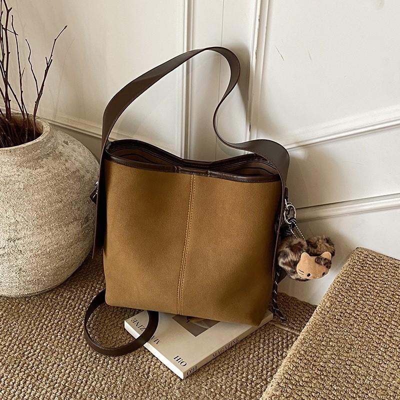 

Popular Coffee Color Large Bag Women s Retro Matte Bucket All-match Suede Broadband Underarm 32x12x27 single package коричневый