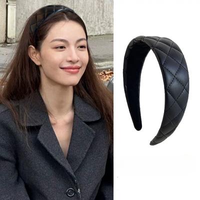 Retro und anspruchsvoll Neuer Stil Winter und Herbst Hohe Krone Leder Stirnband mit elegantem Diamantmuster Haarband