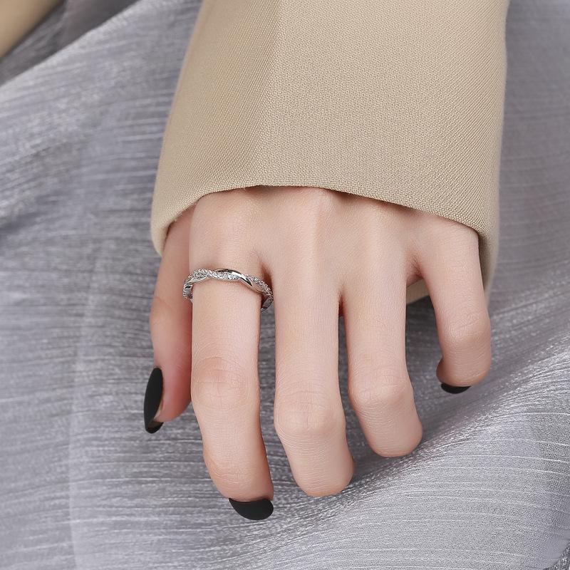 Fashionable Light Luxury Open Adjustable Ring Set for Women - European & American Style, Trendy, Cool, and Unique Personality.