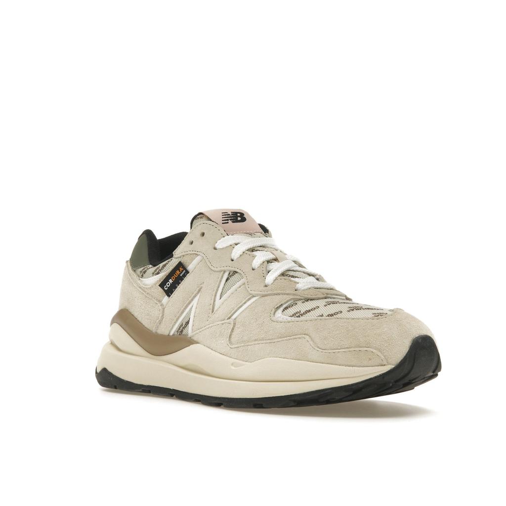 New Balance 57/40 Off-White Unisex-Sneaker Grün M5740CD1