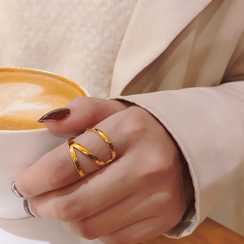 18k Gold Butterfly Love Titanium Steel Ring - European & American Trendy Women's Jewelry