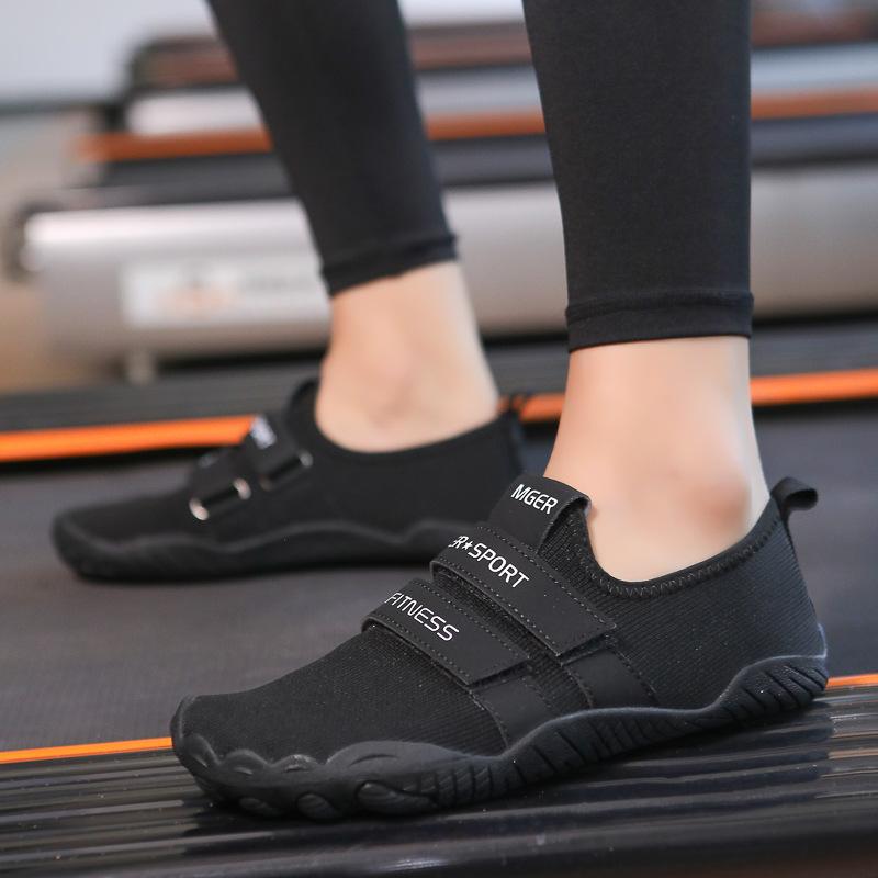 Anpassbares LOGO Indoor-Fitnessschuhe Laufband Springseil Schuhe spezielle Sprung-Yogaschuhe Herren rutschfest Kniebeugen Kreuzheben Schuhe