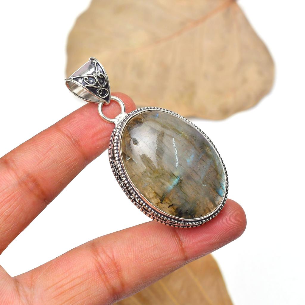 Labradorite Gemstone Pendant Gemstone : 925 Sterling Silver Handmade Jewelry Pendant