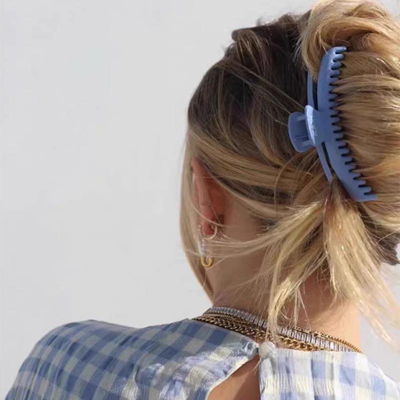 Simple Large Hair Claw Clips Plastic Hair Clips Matte Color Shark Clips Women Hair Accessories Daily Headwear