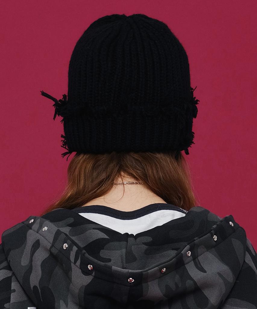 KEEMHII Destroyed Punk Badge Beanie - [Black]