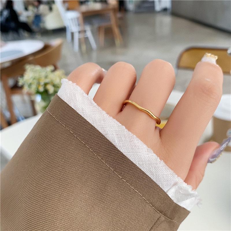 Women's Trendy Retro Geometric Wave Ring: European American Style