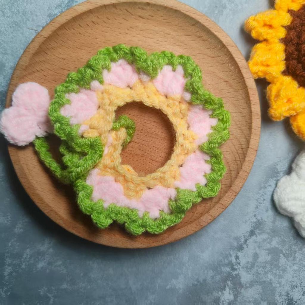 Valentine's Pearl Desktop Goose Set with Mini Knitted Hat & Adjustable Wings Clothing