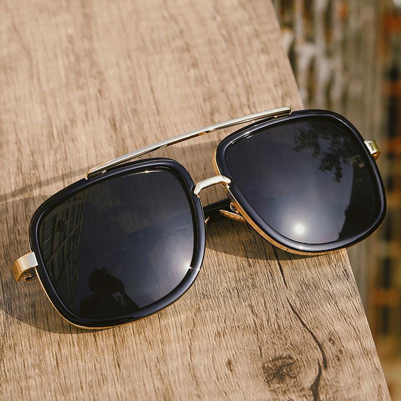 Vintage Square Sunglasses Men Fashion Metal Frame Gradient Lens Designer Shades Mirror Driving Eyewear