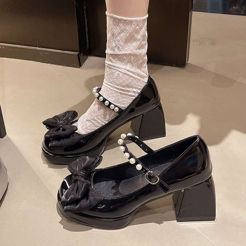 French Mary Jane high heels women's pearl bow thick heel small leather shoes 2025 autumn new with skirt single shoes