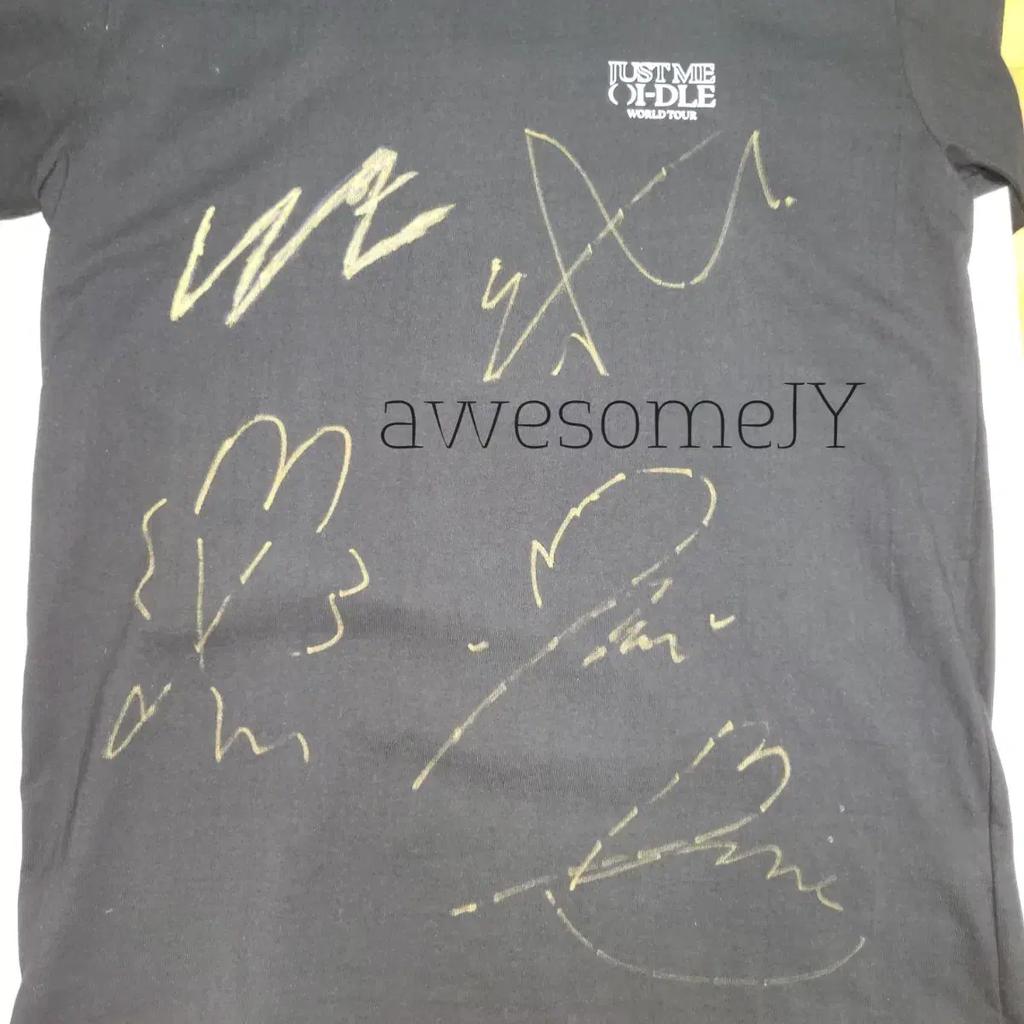 I-DLE group signature T-shirt Used