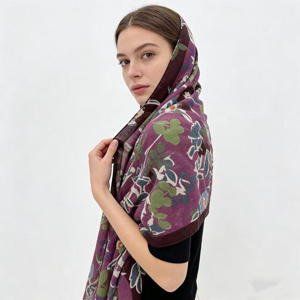 Foulard in Seta Floreale Stile Coreano: Sciarpa da Donna Leggera, Calda e Versatile Autunno/Inverno