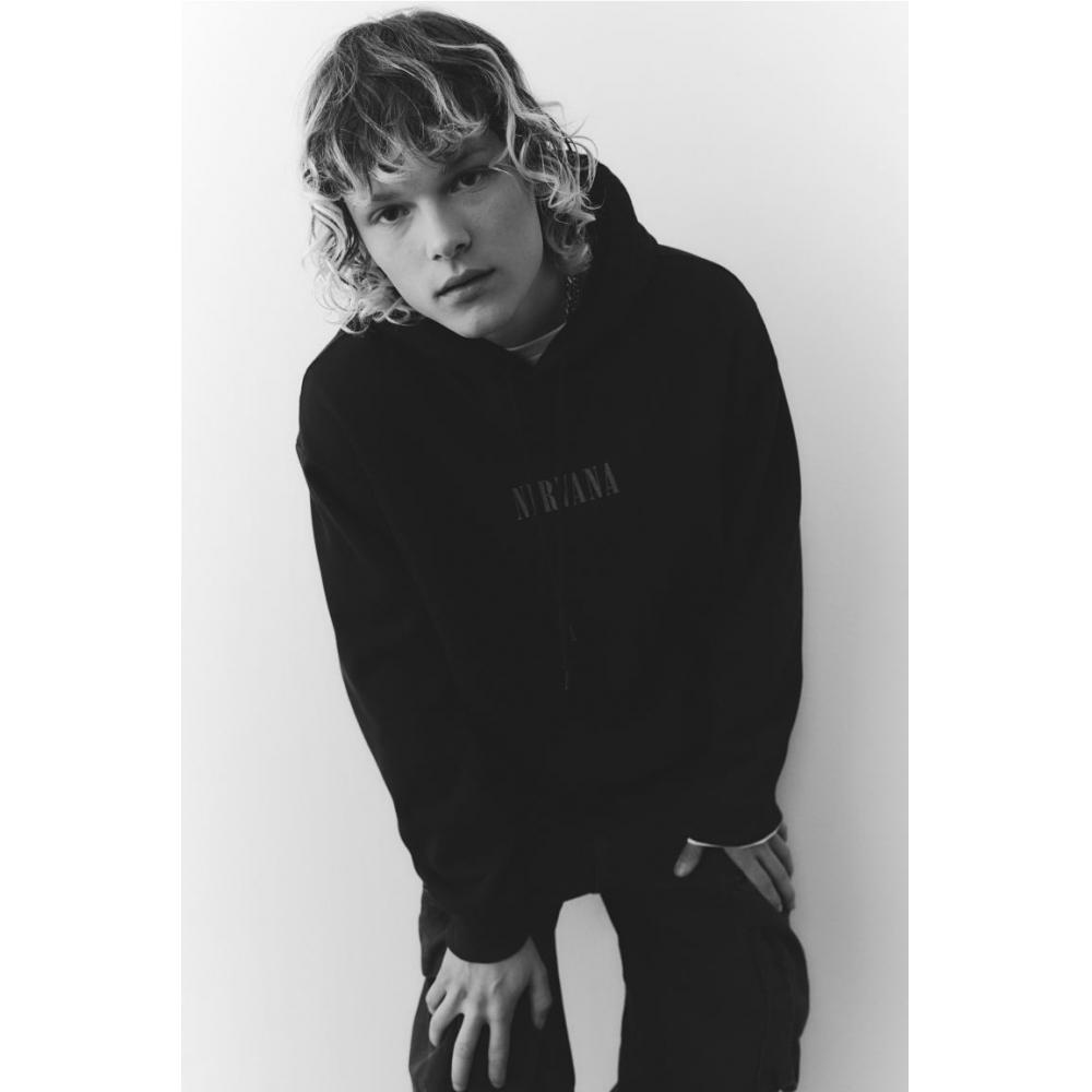 

Толстовка свободного кроя HM Black Nirvana