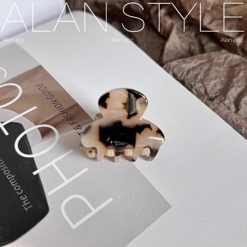 Korean Tortoiseshell Acetate Hair Claw - Small, Stylish Bangs Clip