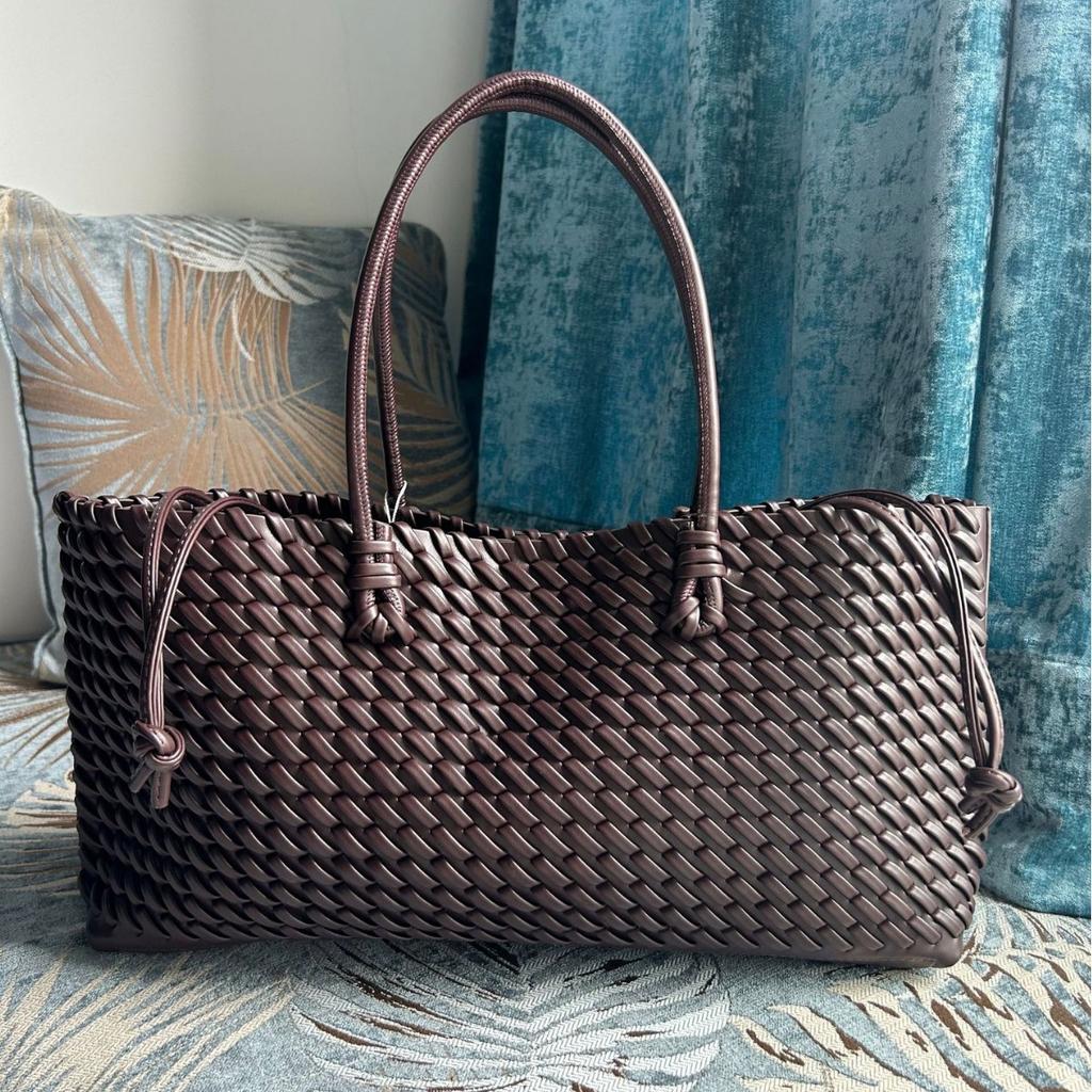 Zr Niche Commuter Woven Portable Shoulder Bag Fashionable Versatile Large-capacity Tote Bag Mother and Child Bag