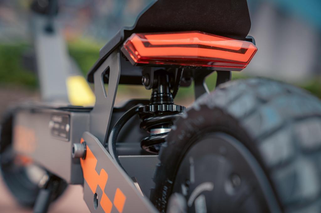 Kukirin G2 Folding Electric Scooter, 800W Motor, 45km/h, 48V 15.6Ah Battery, Dual Disc Brake, 10 Inch Vacuum Tire