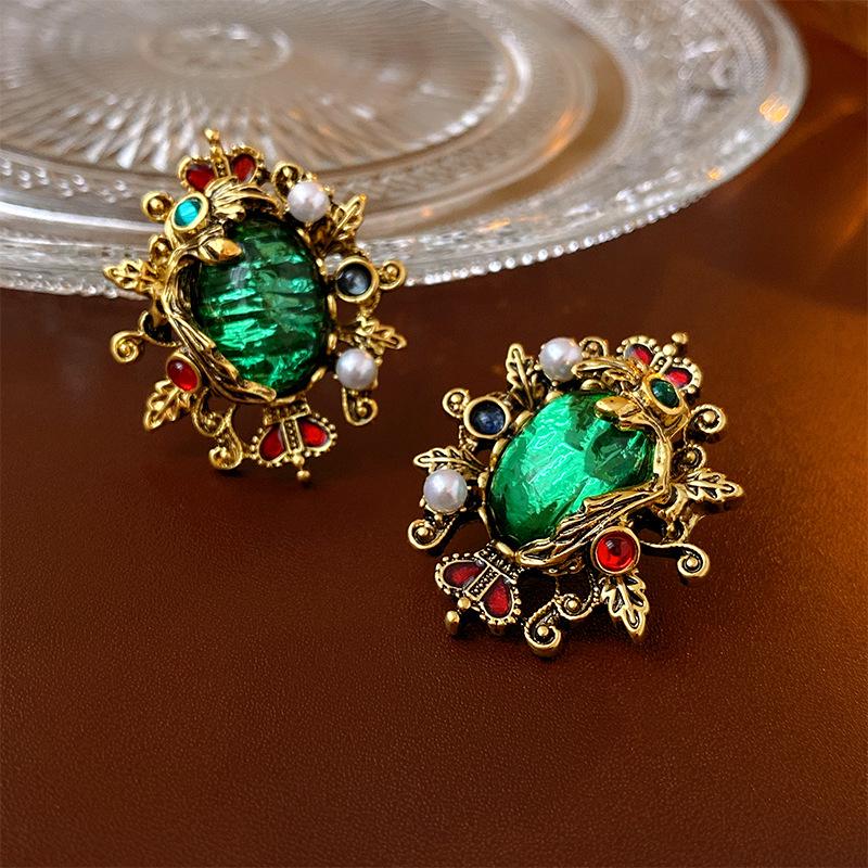 Boucles d'oreilles puces ovales en cristal argenté vieilli:  Luxe Léger et Mode Haut de Gamme