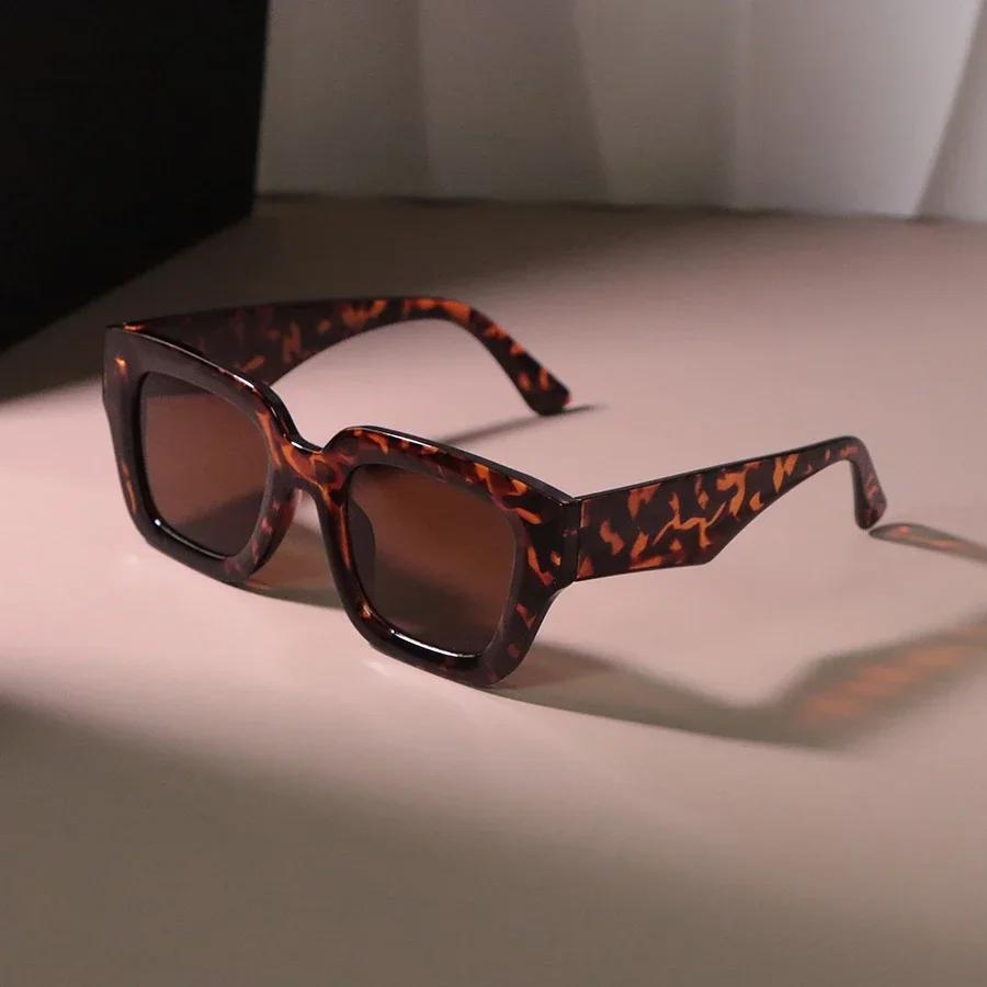 Vintage Square Sunglasses Women Men Retro Mirror Punk Designer Shades UV Protection Fashion Outdoor Oculos De Sol