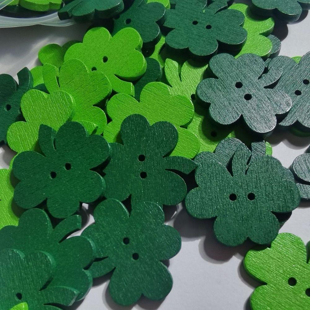 50 szt. Drewniane akcesoria rzemieślnicze Retro ozdoby odzieżowe Nowe zielone guziki w kształcie koniczyny