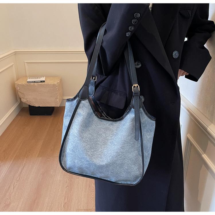 

Fashion large-capacity tote bag women s 2025 new trendy autumn and winter versatile casual shoulder bag commuter high-end bag синий