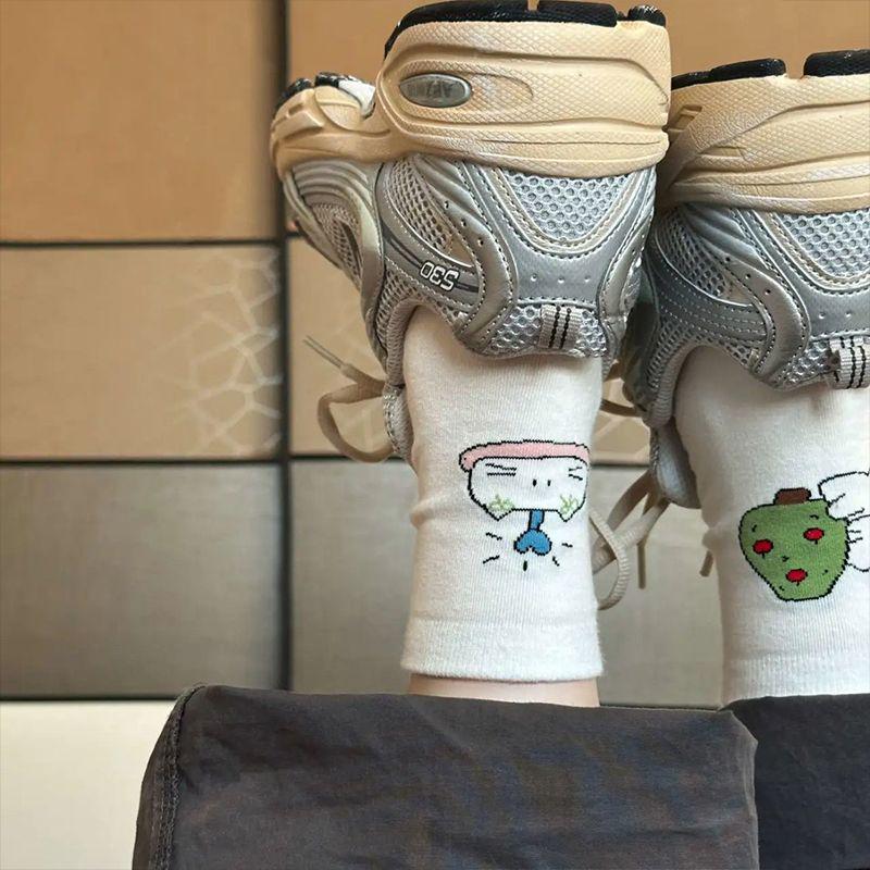 Women's Mid-Calf Cartoon Kitten Scrunch Socks: Cute College Style for Autumn & Spring