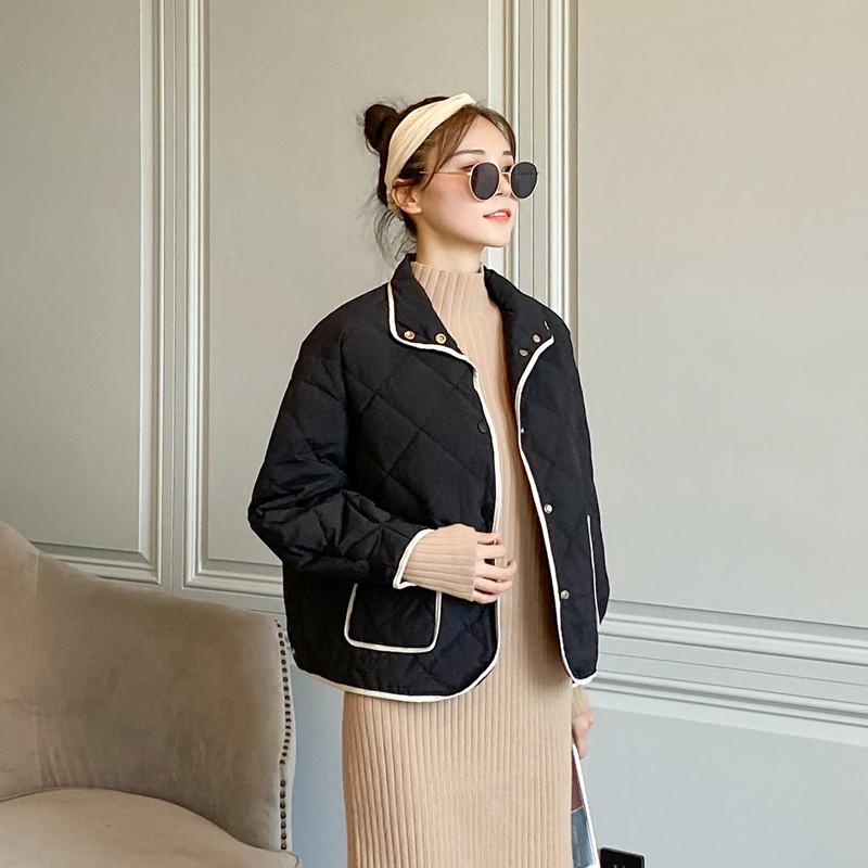 

Европейская станция короткая легкая пуховая куртка женская зимняя маленькая ароматная ветровка ромбовидная сетка корейская версия свободная куртка большого размера с лацканами M чёрный