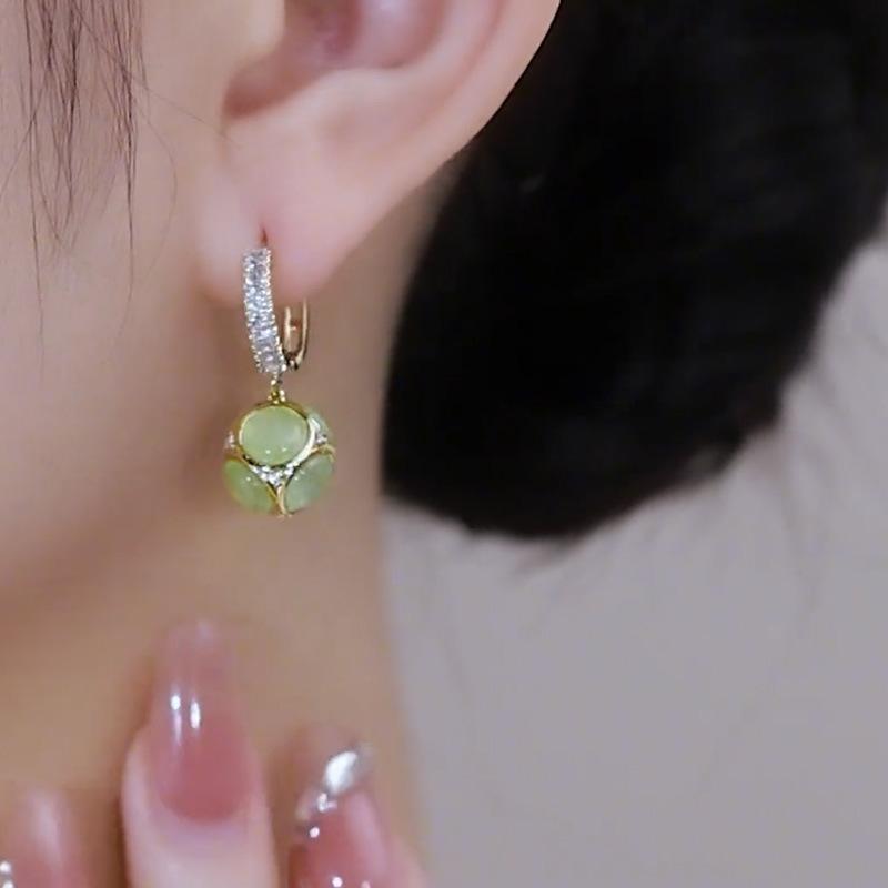 Premium Green Diamond Ball Opal Earrings Light Luxury Niche Design Ear Buckle Earrings New Trendy Earrings