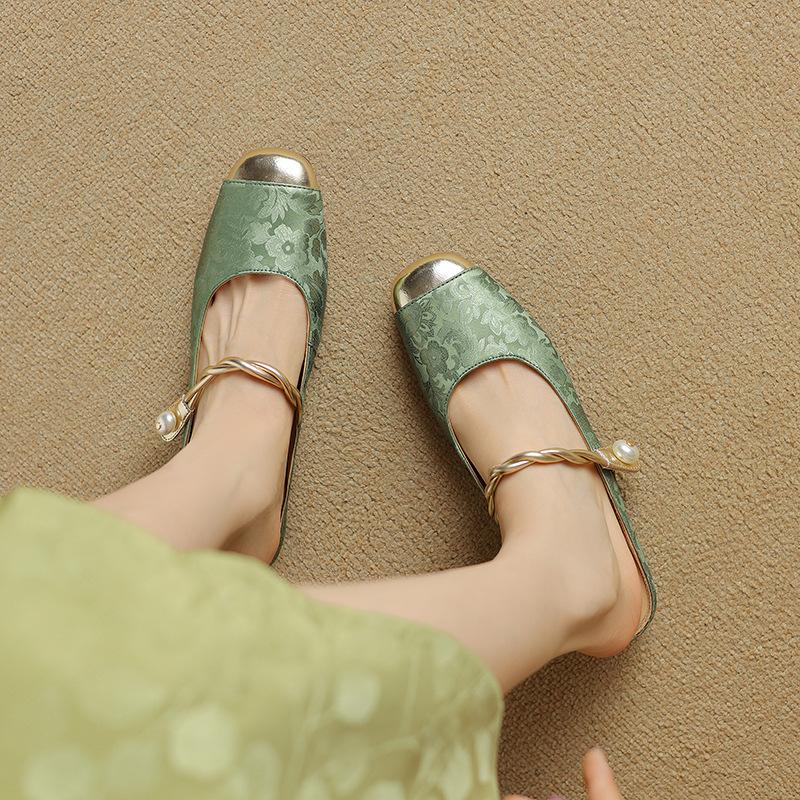 

New Chinese retro national style cool slippers women s 2025 spring and summer new bag head half slippers women s outer wear muller shoes single shoes 35