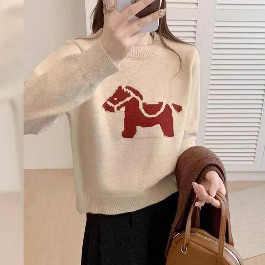 Stylish Red Knit Pullover: Age-Defying, Loose Fit, Soft & Cozy for Autumn/Winter