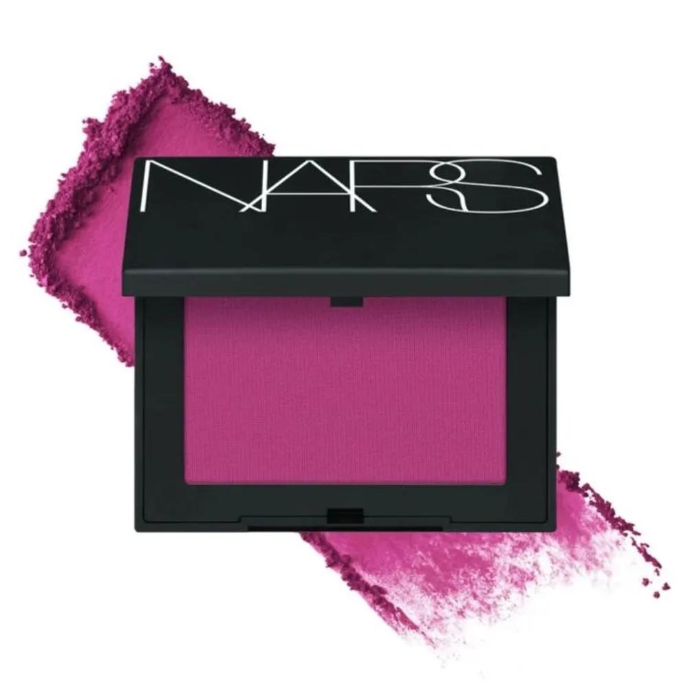 NARS 952 Teased Powder Blush Pink