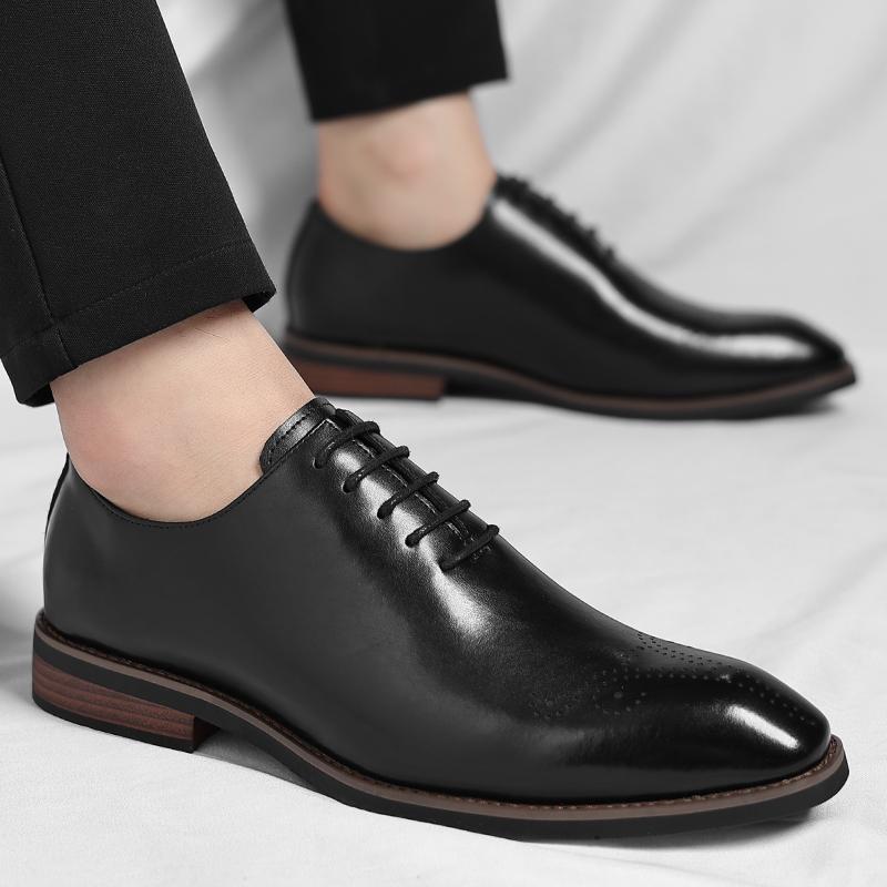 Modische Hochzeitschuhe für den Bräutigam Modischer Party-Stil Design Tägliche Freizeit Business und Büro Schwarze braune vielseitige Schuhe Große Größen flach