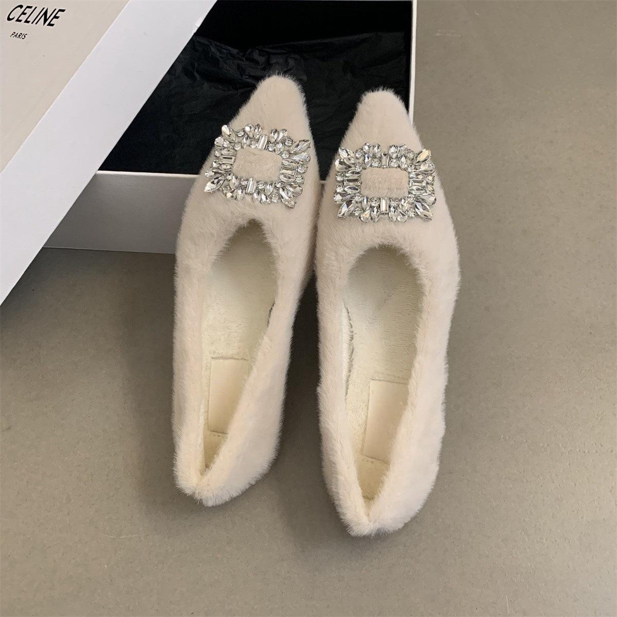 

Flat-bottomed pointed rhinestone single shoes that loop in love! Korean version of temperament wearing fluffy shoes for women 40 бежевый